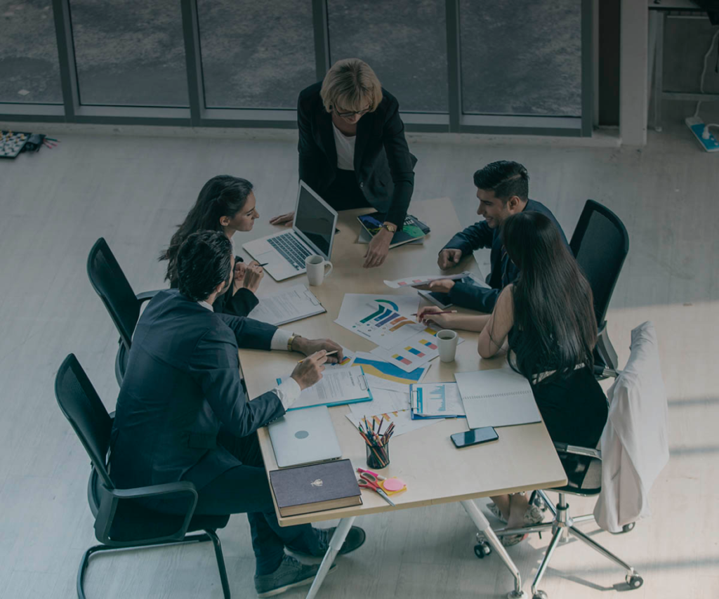 Imagen reunión para el analisis de la comunicación